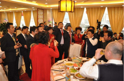 结婚敬酒客套话 婚宴敬酒要注意哪些(图3) 结婚敬酒客套话 婚宴敬酒要注意哪些(图3)