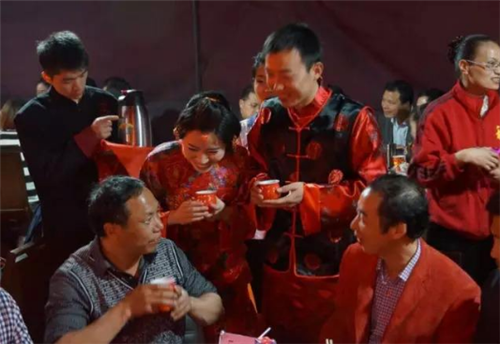 异地远怎么办婚礼 异地婚礼女方要去几个人(图3) 异地远怎么办婚礼 异地婚礼女方要去几个人(图3)