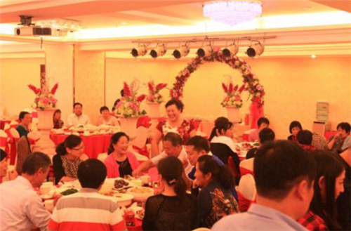两地隔得远怎么办婚礼 两地办婚礼有哪些忌讳(图5) 两地隔得远怎么办婚礼 两地办婚礼有哪些忌讳(图5)