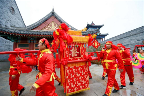 女方嫁到外地婚礼流程 女方送亲一般哪些人去(图4) 女方嫁到外地婚礼流程 女方送亲一般哪些人去(图4)