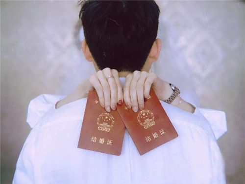领结婚证的说说有哪些 领结婚证要哪些手续