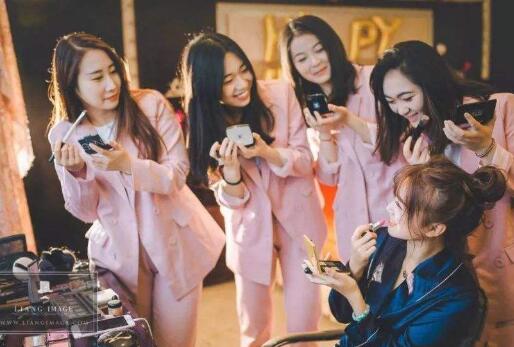伴娘数量有要求吗 结婚没有伴娘很丢人吗(图4) 伴娘数量有要求吗 结婚没有伴娘很丢人吗(图4)