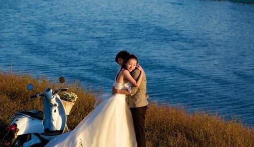 今年流行婚纱照的风格有哪些 婚纱照一般多少价格(图2) 今年流行婚纱照的风格有哪些 婚纱照一般多少价格(图2)
