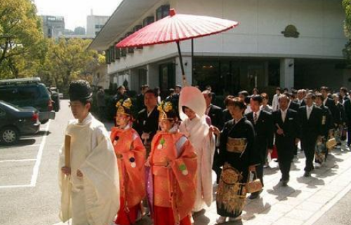 日本婚礼流程有哪些 日本婚礼一般举行时间是什么时候(图2) 日本婚礼流程有哪些 日本婚礼一般举行时间是什么时候(图2)