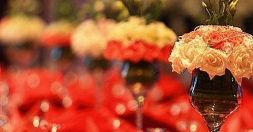 订婚宴敬酒时说什么显得简单大方 订婚宴敬酒需要注意哪些