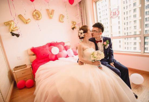 相差17岁的婚姻怎么样 嫁给大17岁的男人利弊有哪些(图2) 相差17岁的婚姻怎么样 嫁给大17岁的男人利弊有哪些(图2)