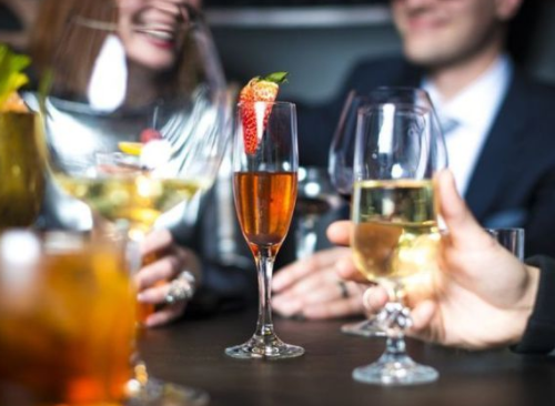 男人应酬多一般是干什么的 应酬多的男人靠谱吗(图2) 男人应酬多一般是干什么的 应酬多的男人靠谱吗(图2)