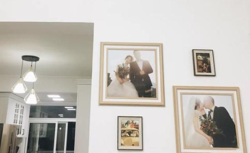 婚纱照如何挂在墙上 婚纱照挂在哪里比较好(图2) 婚纱照如何挂在墙上 婚纱照挂在哪里比较好(图2)
