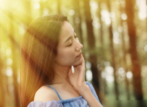 离婚不要孩子的女人什么心态 离婚不要孩子女人后果有哪些