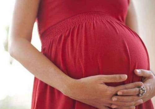 孕妇去参加满月酒忌讳 孕妇不能走夜路被换胎(图1) 孕妇去参加满月酒忌讳 孕妇不能走夜路被换胎(图1)