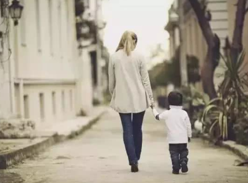 儿子判给父亲老了要养母亲吗 哪些情况子女可以不赡养的父母(图4) 儿子判给父亲老了要养母亲吗 哪些情况子女可以不赡养的父母(图4)