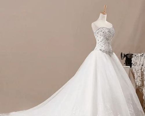 婚纱颜色禁忌 为什么婚纱不能穿借的(图4) 婚纱颜色禁忌 为什么婚纱不能穿借的(图4)