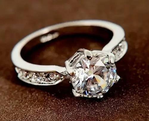 结婚对戒品牌排行榜 婚戒一对一般多少钱(图3) 结婚对戒品牌排行榜 婚戒一对一般多少钱(图3)