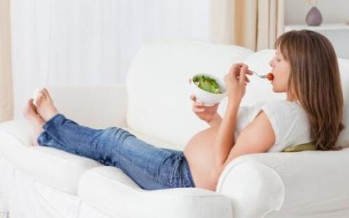 梦到朋友生孩子是什么意思 已婚妇女梦见帮别人接生什么征兆