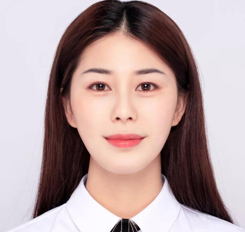 拍证件照穿什么衣服好看 红底证件照穿什么衣服拍好看(图1) 拍证件照穿什么衣服好看 红底证件照穿什么衣服拍好看(图1)