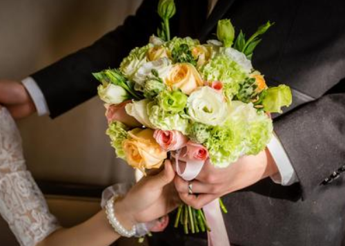 18年的婚姻是什么婚 18年的婚姻纪念适合送什么(图3) 18年的婚姻是什么婚 18年的婚姻纪念适合送什么(图3)