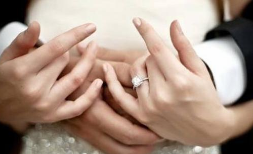 已婚可以在食指戴戒指吗 已婚女士戒指怎么戴(图4) 已婚可以在食指戴戒指吗 已婚女士戒指怎么戴(图4)