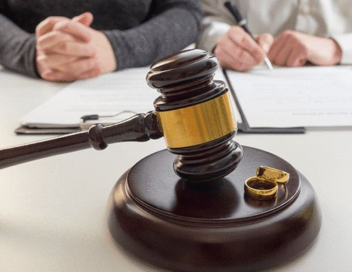 家庭暴力离婚起诉书怎么写 家庭暴力离婚起诉书可以要求哪些赔偿(图2) 家庭暴力离婚起诉书怎么写 家庭暴力离婚起诉书可以要求哪些赔偿(图2)