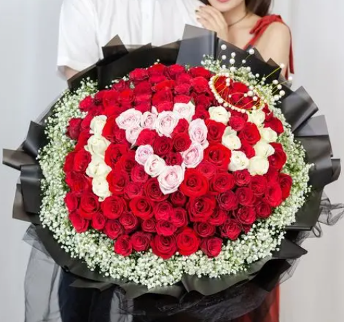 99朵玫瑰花有多大 99朵玫瑰花代表什么意思(图4) 99朵玫瑰花有多大 99朵玫瑰花代表什么意思(图4)