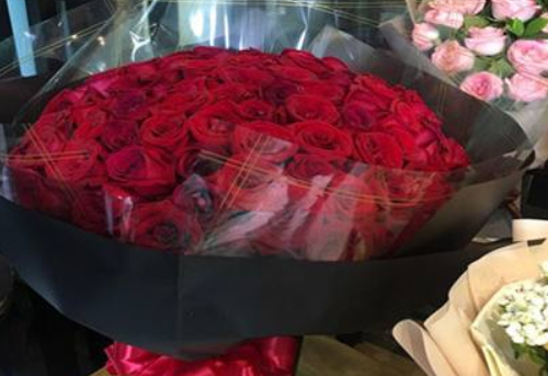 99朵玫瑰花有多大 99朵玫瑰花代表什么意思(图2) 99朵玫瑰花有多大 99朵玫瑰花代表什么意思(图2)