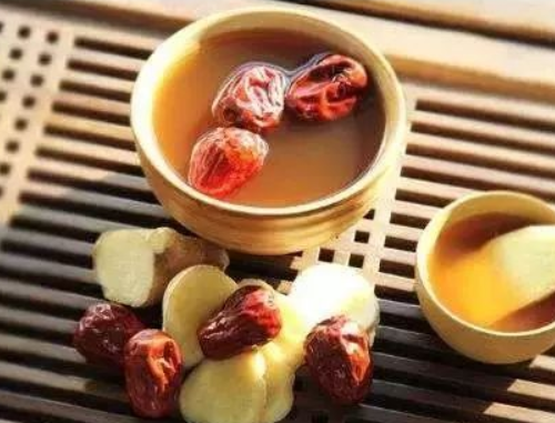 怀孕可以喝姜茶吗初期 怀孕早期喝姜茶的注意事项有哪些(图1) 怀孕可以喝姜茶吗初期 怀孕早期喝姜茶的注意事项有哪些(图1)