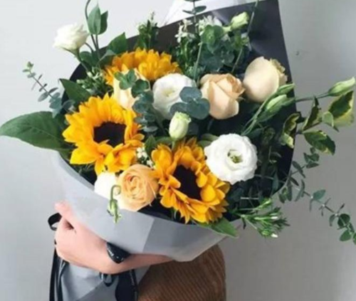 送老公生日鲜花哪种花合适 送老公生日鲜花送多少支合适(图4) 送老公生日鲜花哪种花合适 送老公生日鲜花送多少支合适(图4)