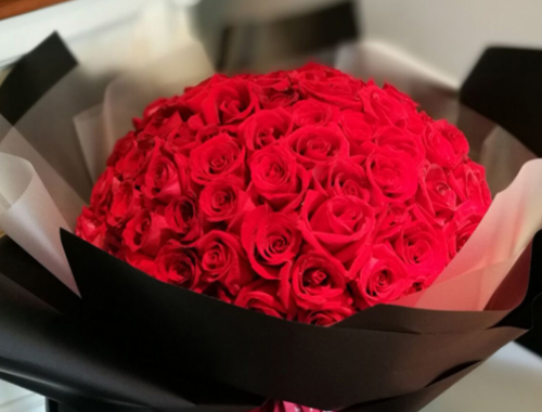 18朵玫瑰花代表什么意思 不同颜色的玫瑰花代表什么意思(图1) 18朵玫瑰花代表什么意思 不同颜色的玫瑰花代表什么意思(图1)