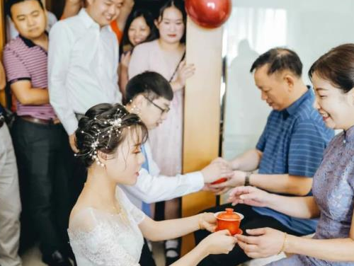 改口费一家给两份吗 改口费什么时候给(图3) 改口费一家给两份吗 改口费什么时候给(图3)