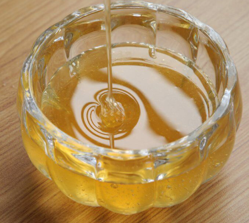 哺乳期喝蜂蜜对宝宝有影响吗 喝蜂蜜水对奶水有影响吗(图2) 哺乳期喝蜂蜜对宝宝有影响吗 喝蜂蜜水对奶水有影响吗(图2)