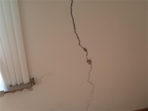 房子地基下沉墙体开裂怎么加固(图2) 房子地基下沉墙体开裂怎么加固(图2)