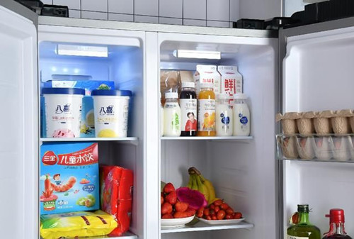 冰箱的好坏分颜色吗。为什么买冰箱的时候某种颜色的冰箱就贵呢。