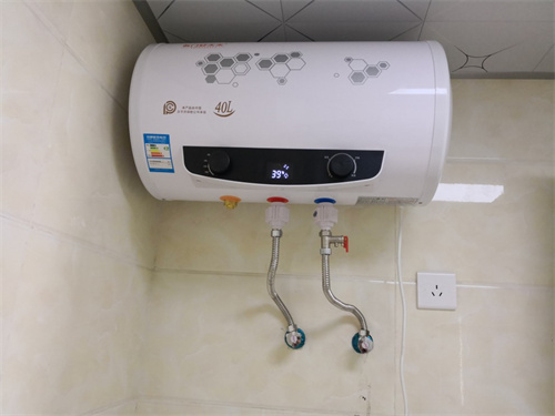 买热水器8升还是10升?