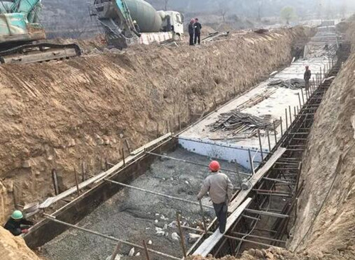 4米高挡土墙模板加固需注意什么(图1) 4米高挡土墙模板加固需注意什么(图1)