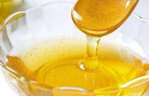 宝宝可以喝蜂蜜水吗 宝宝喝蜂蜜水能通便吗(图4) 宝宝可以喝蜂蜜水吗 宝宝喝蜂蜜水能通便吗(图4)