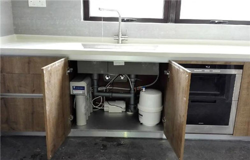 净水器选购技巧有哪些(图2) 净水器选购技巧有哪些(图2)