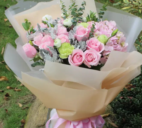 15朵玫瑰花代表什么意思 送玫瑰花要送几朵好(图3) 15朵玫瑰花代表什么意思 送玫瑰花要送几朵好(图3)
