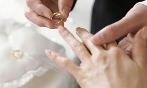 闪婚一般几个月算闪婚 对于闪婚的看法有哪些(图1) 闪婚一般几个月算闪婚 对于闪婚的看法有哪些(图1)