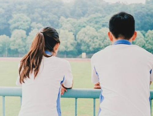 大学生谈恋爱的利与弊 大学生谈恋爱弊大于利吗(图1) 大学生谈恋爱的利与弊 大学生谈恋爱弊大于利吗(图1)