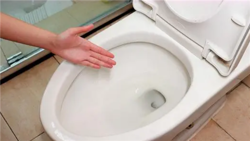 马桶下水慢怎么处理
