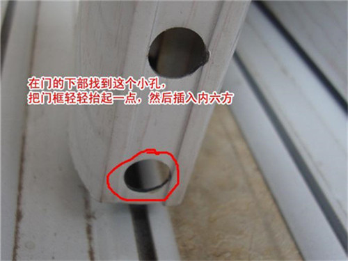 淋浴房移门滑轮更换需注意什么(图3) 淋浴房移门滑轮更换需注意什么(图3)