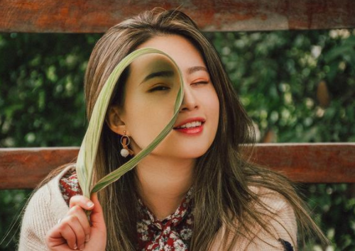暗恋能被对方感觉到吗 如何确认对方是不是暗恋自己(图1) 暗恋能被对方感觉到吗 如何确认对方是不是暗恋自己(图1)