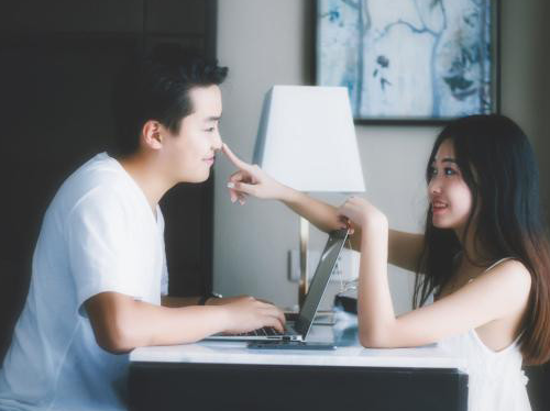 男人多久会忘记一个爱过的女人 什么样的女人是男人不会忘记的(图4) 男人多久会忘记一个爱过的女人 什么样的女人是男人不会忘记的(图4)