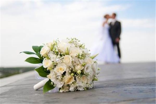 花语18朵玫瑰代表什么 玫瑰花送几朵代表什么(图3) 花语18朵玫瑰代表什么 玫瑰花送几朵代表什么(图3)