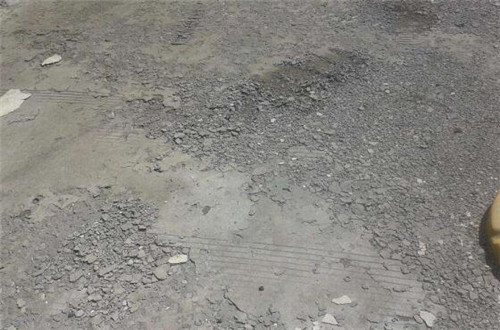 水泥路面起砂处理需注意什么(图3) 水泥路面起砂处理需注意什么(图3)
