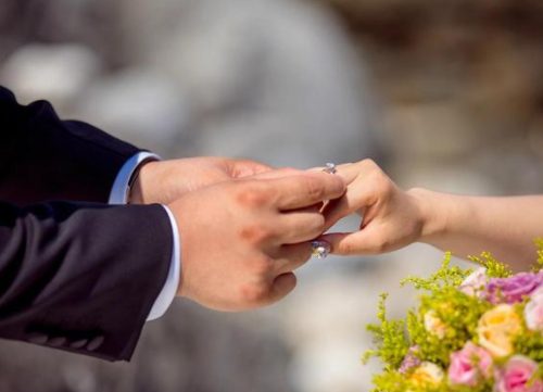 婚姻法登记年龄是多少 未到法定年龄结婚是否有效(图3) 婚姻法登记年龄是多少 未到法定年龄结婚是否有效(图3)