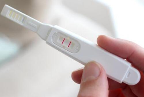 早孕棒和验孕棒有什么区别 验孕棒的正确使用方法是怎样的(图2) 早孕棒和验孕棒有什么区别 验孕棒的正确使用方法是怎样的(图2)