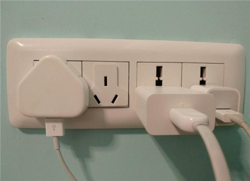 功率5.5kw电压220V如何选插座?(图2) 功率5.5kw电压220V如何选插座?(图2)