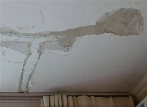 房顶漏水是物业修还是业主修(图1) 房顶漏水是物业修还是业主修(图1)