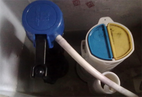 马桶水箱一直流水怎么办(图2)