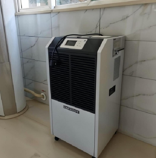 地下室潮湿用除湿机有用吗(图4)